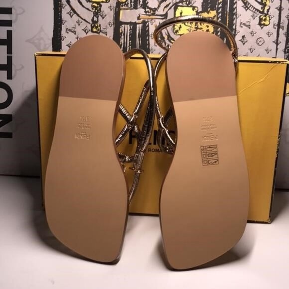 Fendi O’Lock Gladiator Flat Sandals | Metallic Nappa | Size 37.5 | New Authentic - Picture 4 of 9
